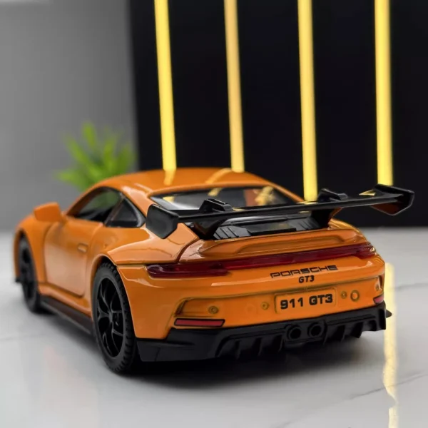 1/32 Porsche 911 GT3 RS Diecast Car Model - Image 6